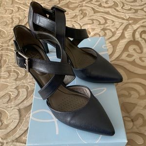 Life Stride Women’s Navy Pump